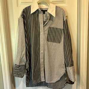 Oversized Banana Republic gray and white stripe oxford button up shirt size M T